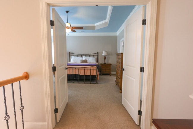 Building Photo - 504 Village Walk Ln