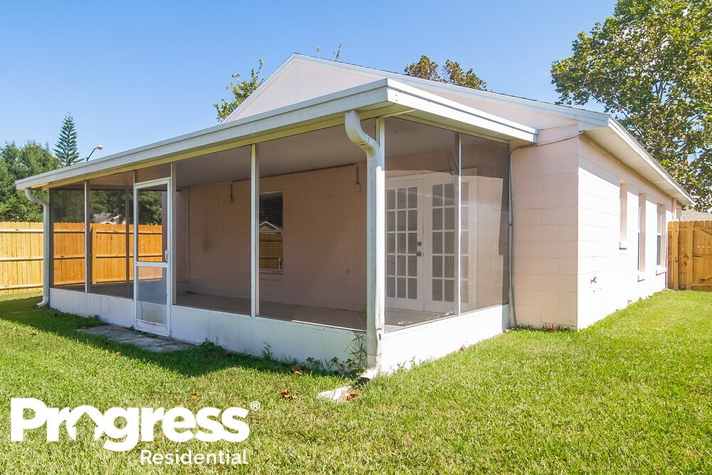 Building Photo - 13500 Glasser Ave