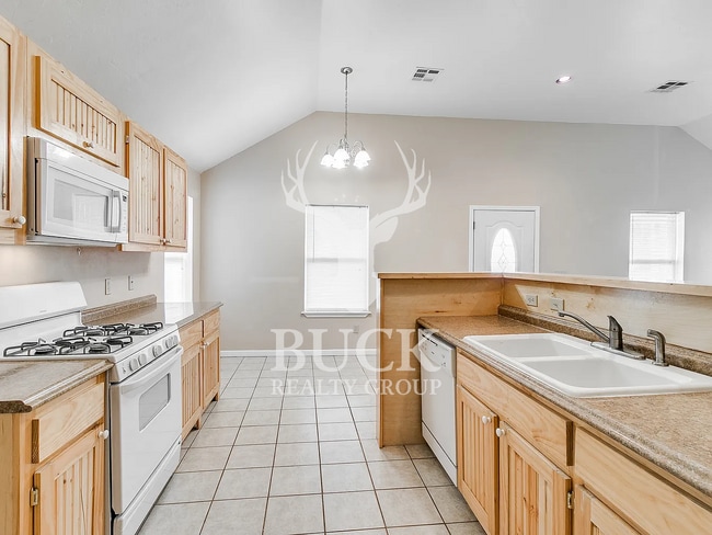 Building Photo - 1201 Stansell Dr