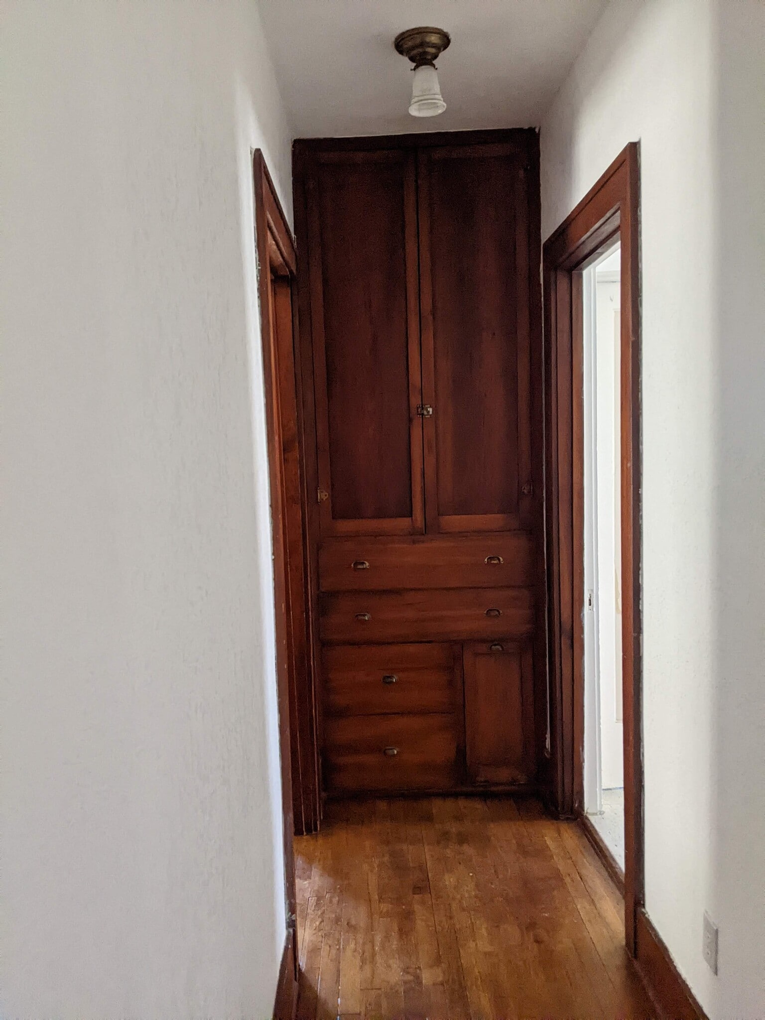 Original woodwork storage detail - 712 South St