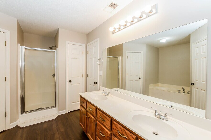 Building Photo - 2717 Baird Dr