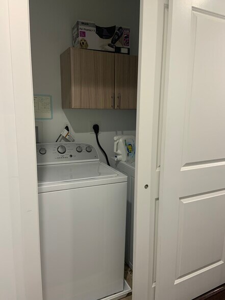 Building Photo - 2991 Livingston St