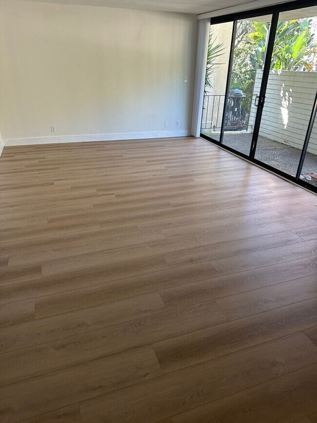 Building Photo - 7700 Pso Del Rey