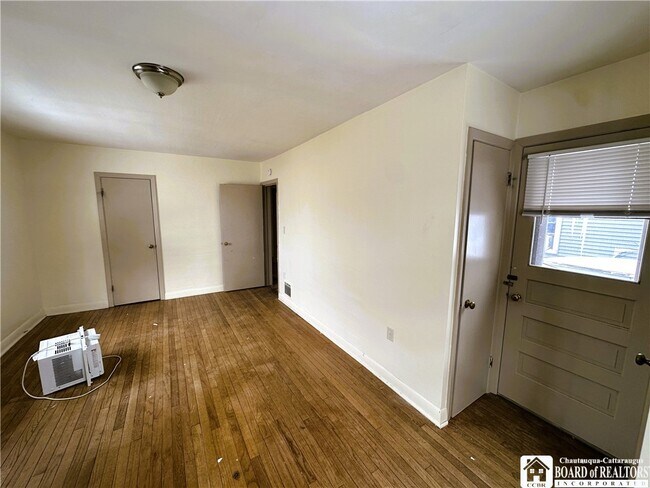 Building Photo - 481 Fairmount Ave