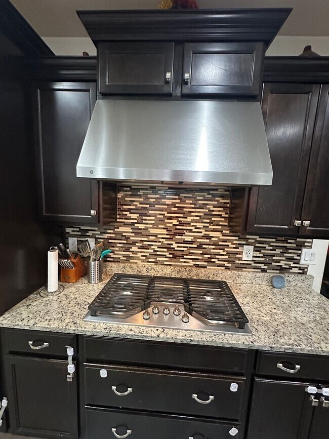 Building Photo - Charming 4 Bed 3 Bath Home in Meadows community, North Peoria !! POOL!!