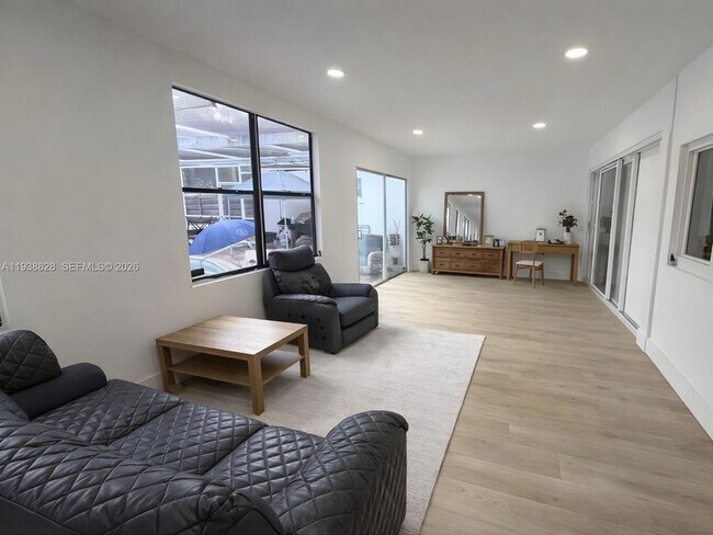 Building Photo - 5416 Jefferson St