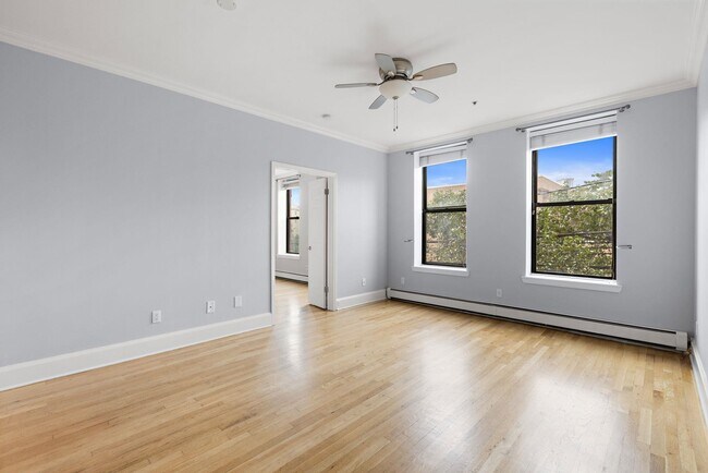 Building Photo - 1115 Willow Ave