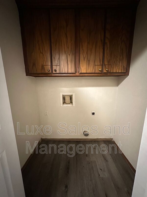 Building Photo - 1307 Summerton Pl