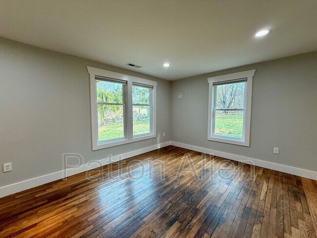 Building Photo - 295 School Rd E