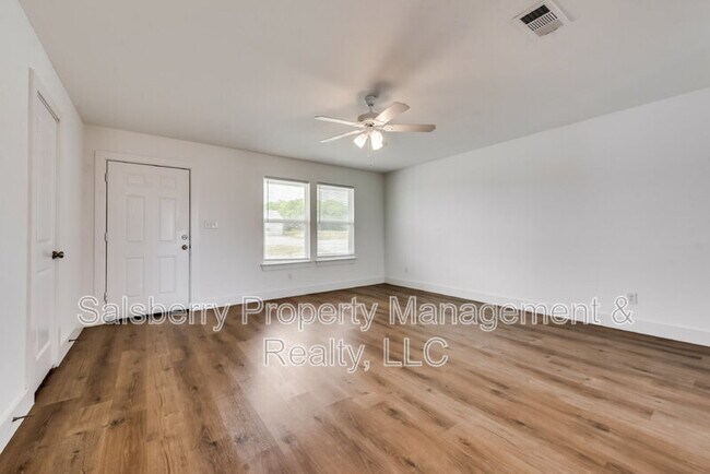 Building Photo - 168 Private Rd 2202