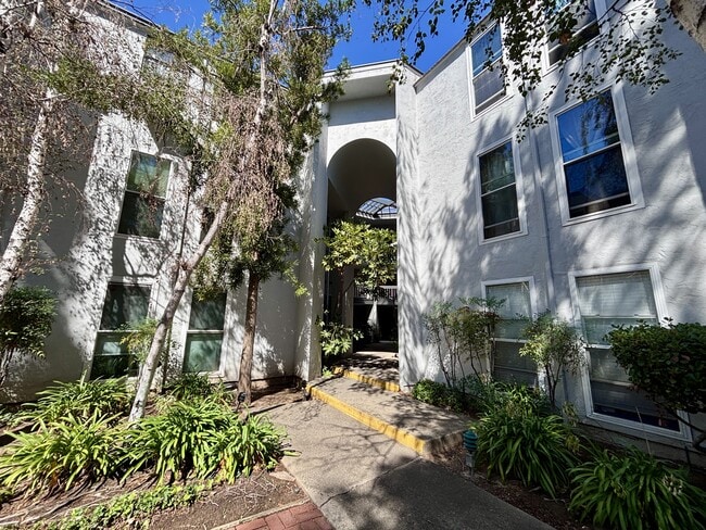 Building Photo - 1591 Ellis St
