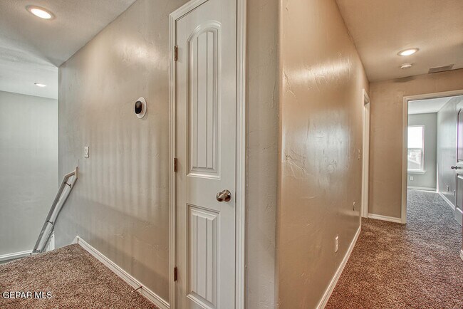 Building Photo - 14945 Tierra Haven Ave
