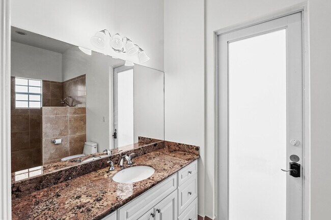 Building Photo - 14471 Paddock Dr