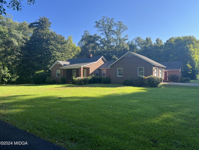 Building Photo - 110 Bragg St