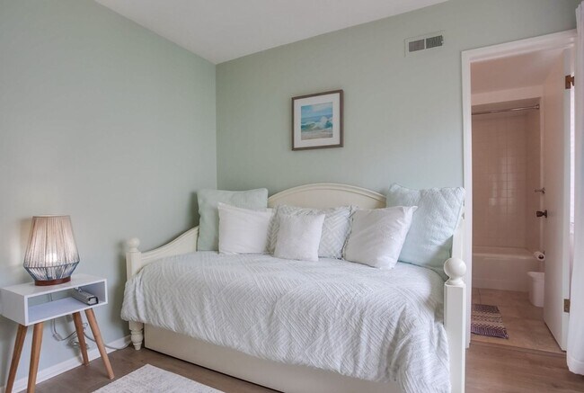 Building Photo - Modern Ocean View Home in La Jolla 4 Bed, 3 Bath