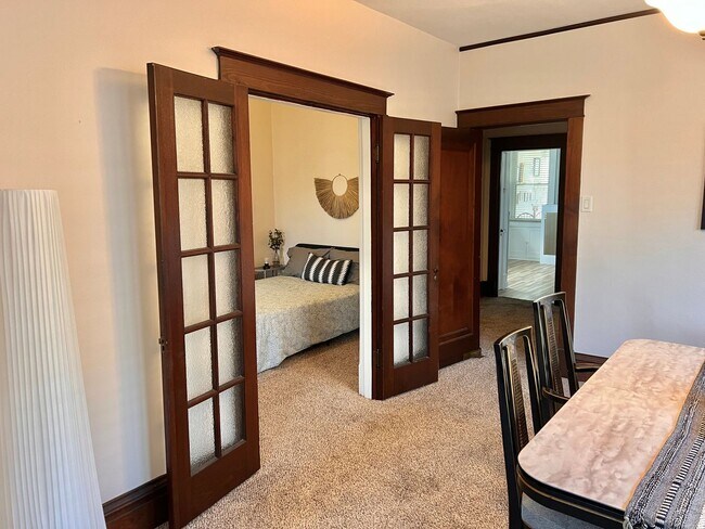 Building Photo - 3668 Wilmington Ave