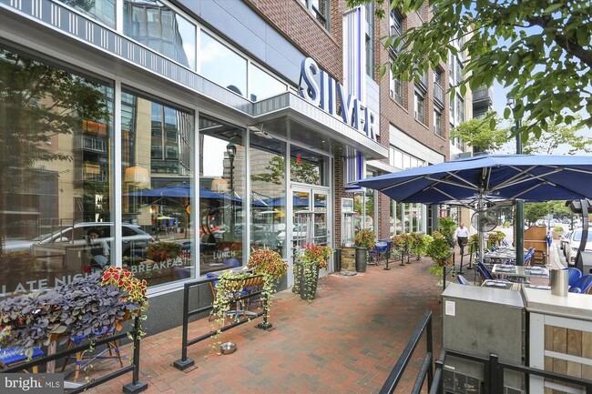 Building Photo - 4915 Hampden Ln