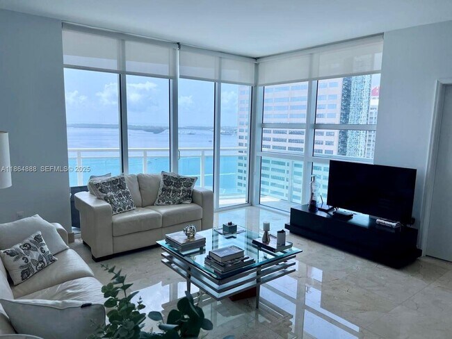 Building Photo - 950 Brickell Bay Dr