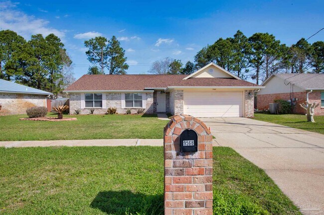 Building Photo - 9568 Brentwood Blvd