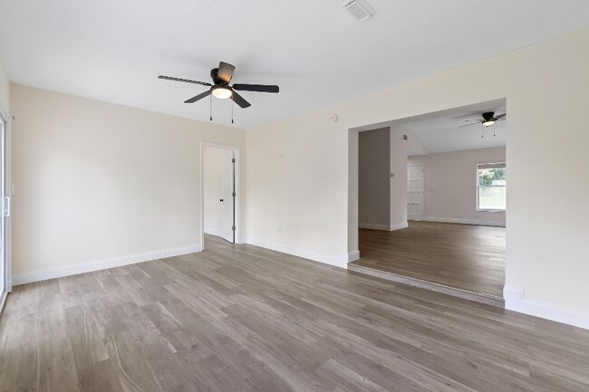 Building Photo - 47 Farragut Dr