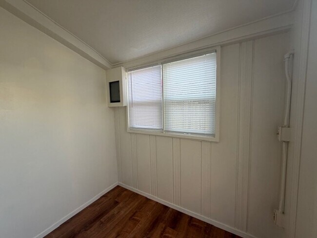 Building Photo - 4807-4809 Brighton Ave