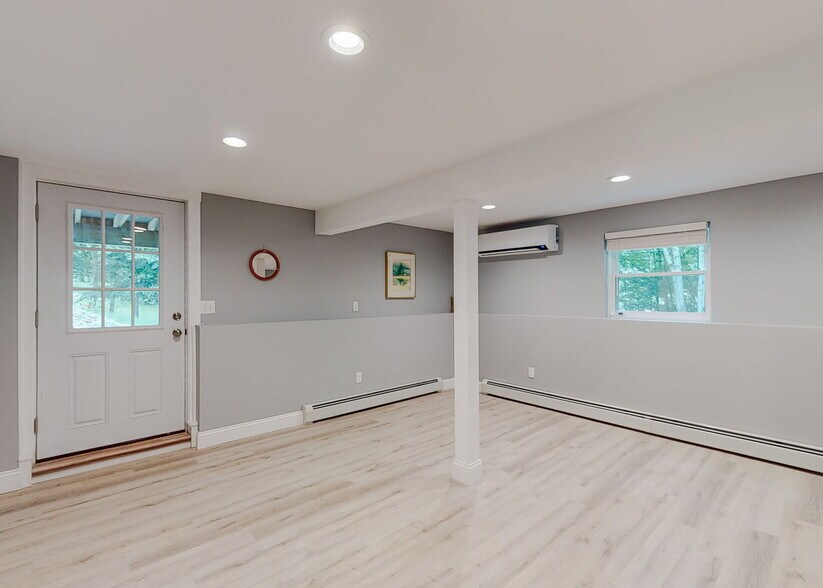 Building Photo - 26 Aquila Rd
