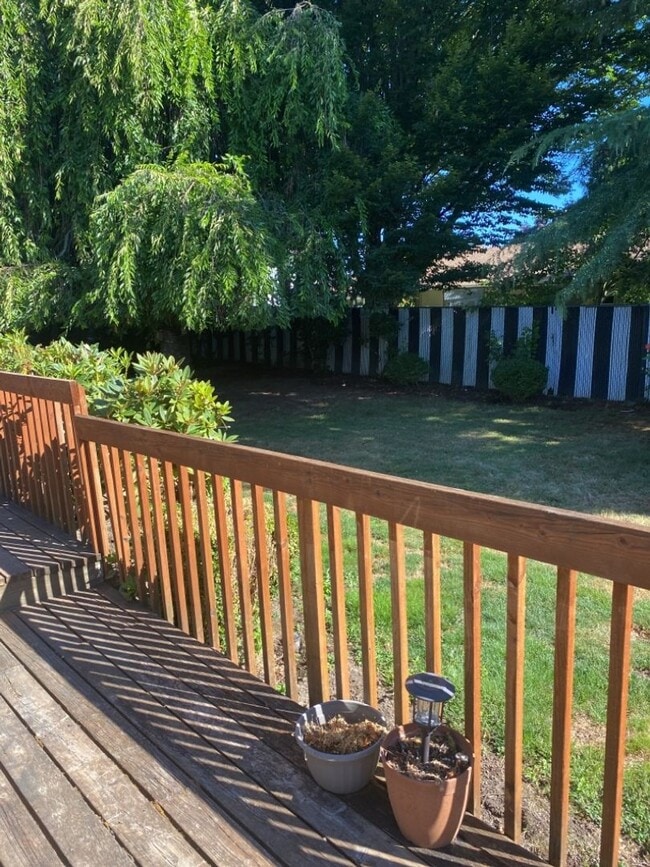 Building Photo - Felida 4 Bedroom with ADA bathroom