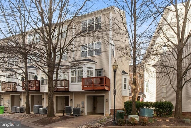 Building Photo - 170 Martin Ln