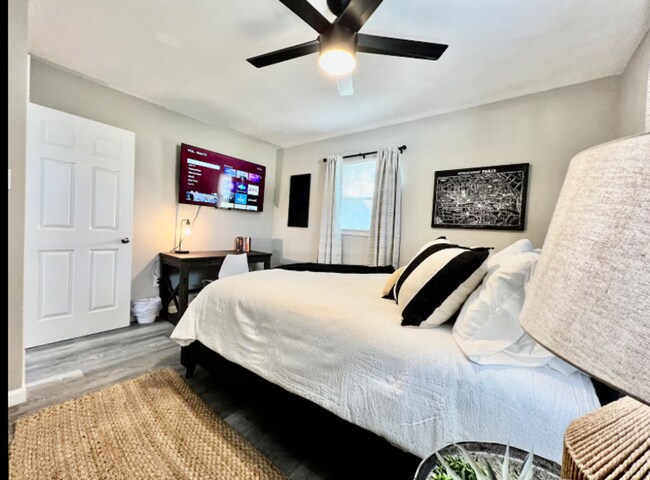 Building Photo - New Pool! Just vibes by the pool. Fully fenced yard