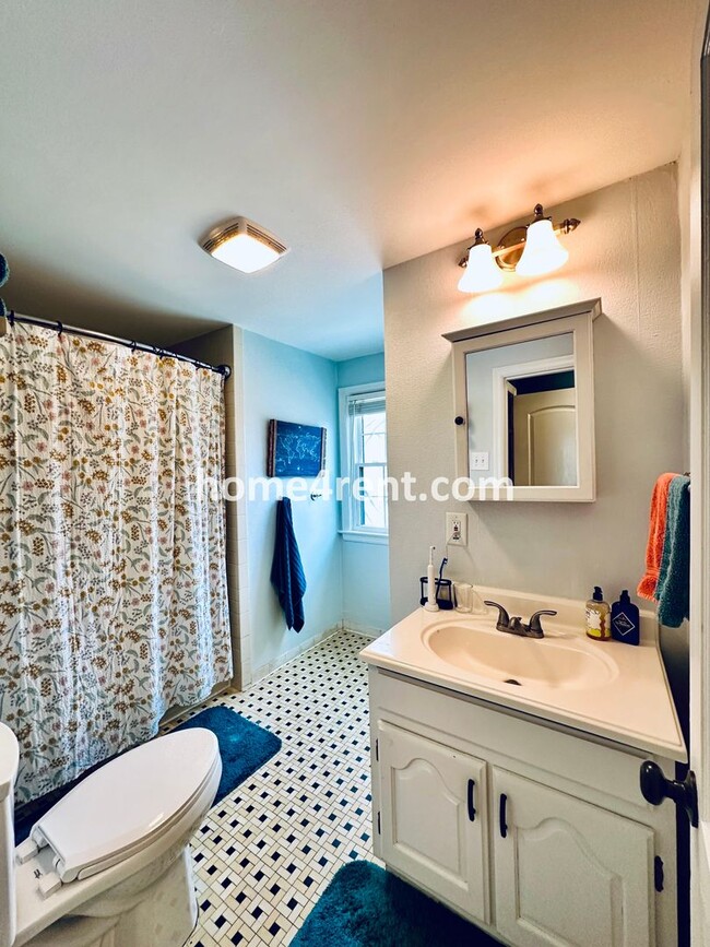 Building Photo - Charming, Prairie Village Home in a Quiet Neighborhood with Wood Floors and a Fenced Yard!