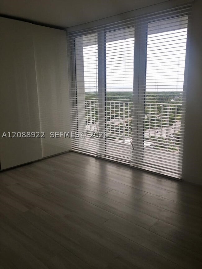 Building Photo - 881 Ocean Dr