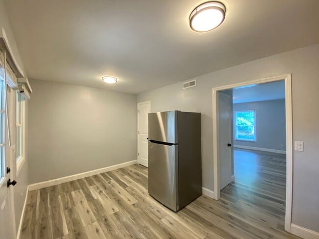Building Photo - 331 Vineyard Park Ct