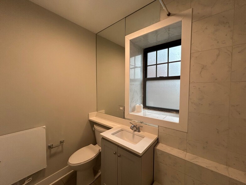 Building Photo - 372 Hazel Ave