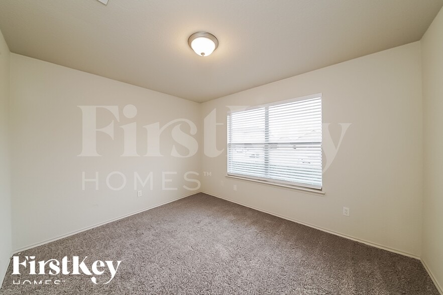 Building Photo - 2136 Benning Way