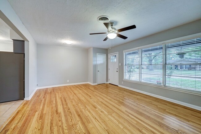 Building Photo - 5013 Verdome Ln