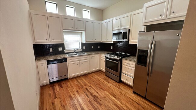 Building Photo - 2710 Hullsmith Dr