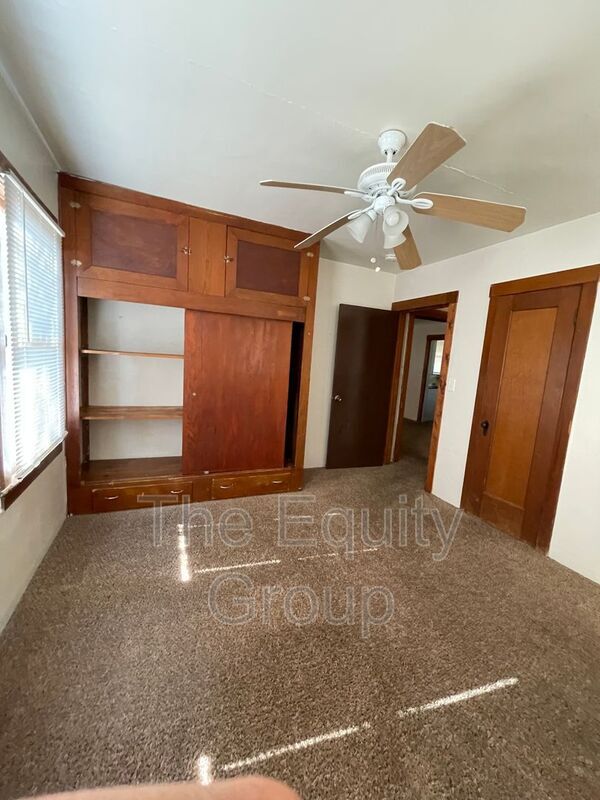 Building Photo - 939 Chinowth St