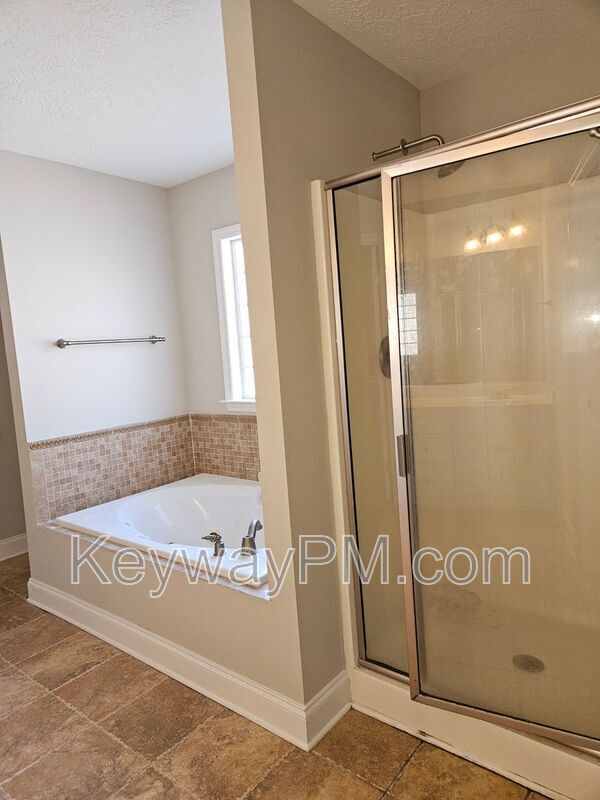 Building Photo - 808 Tyler Woods Dr