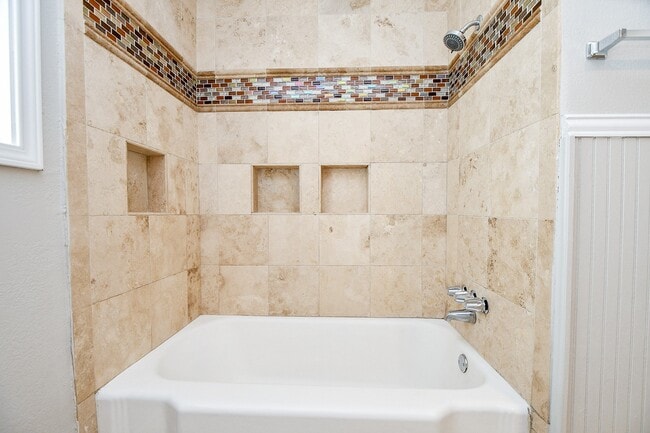 Building Photo - 1907 Lafferty Rd