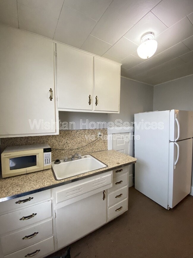 Building Photo - 209 Chandler Blvd