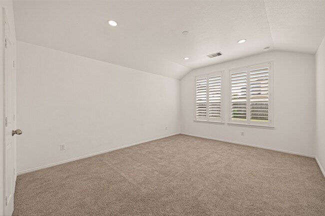 Building Photo - 16039 Cypress Farms Dr