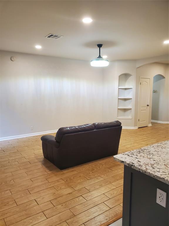 Building Photo - 2305 E Riviera Dr