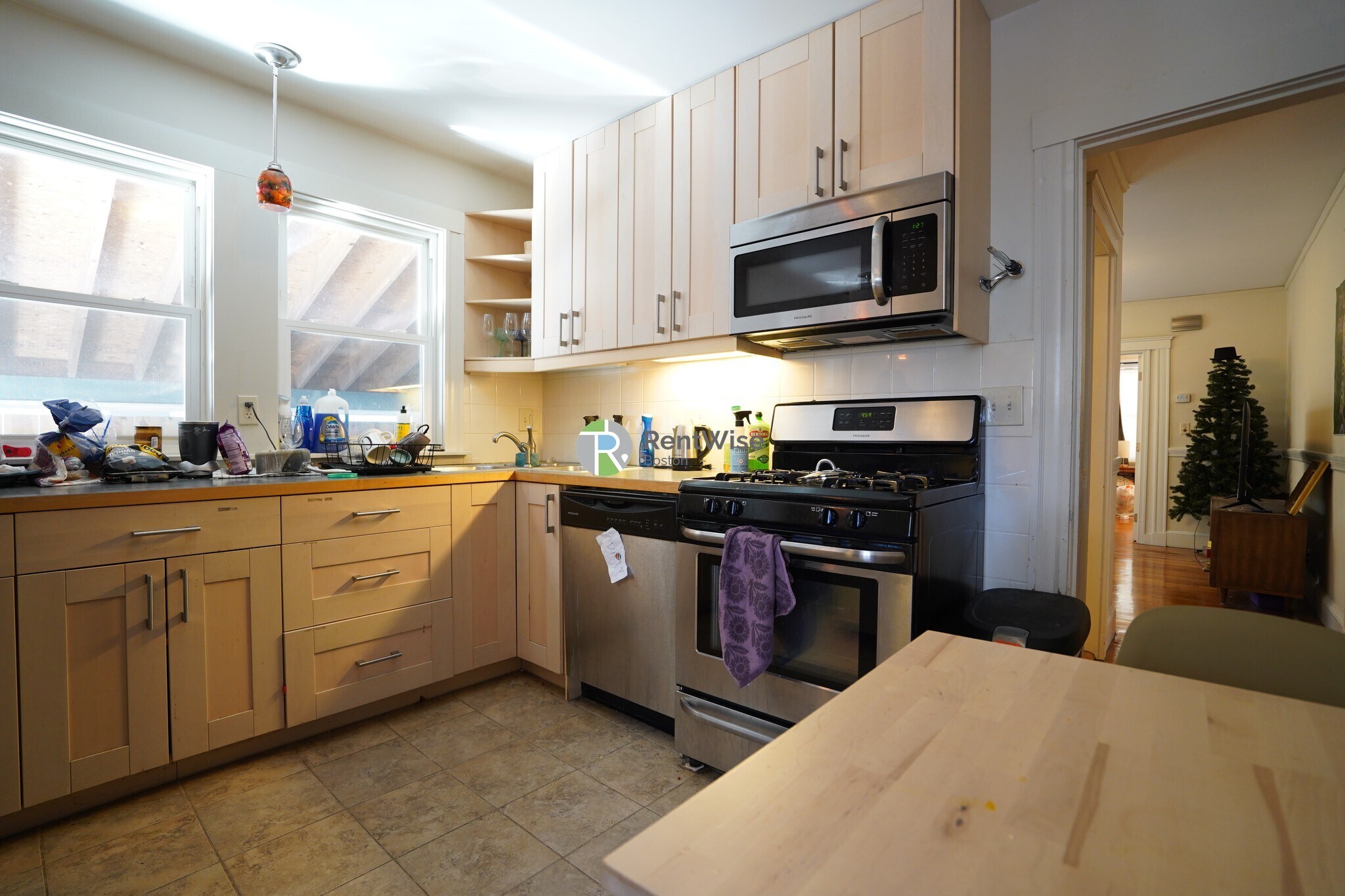 Building Photo - 22 Edison Ave