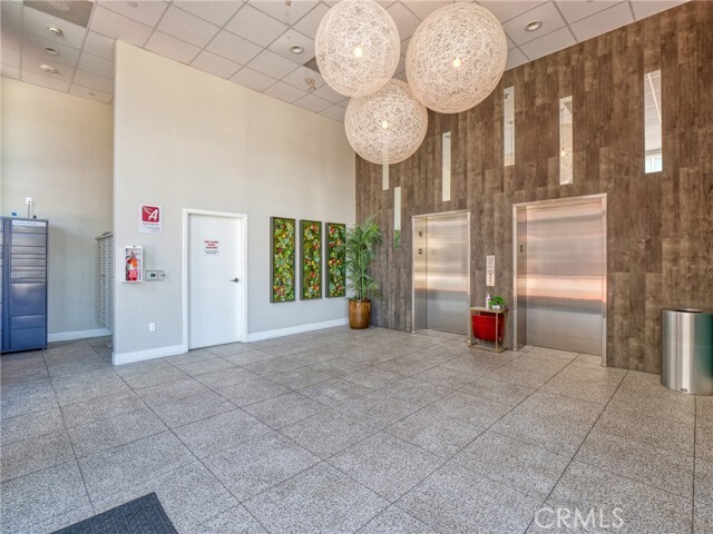 Primary Photo - 56 E Duarte Rd