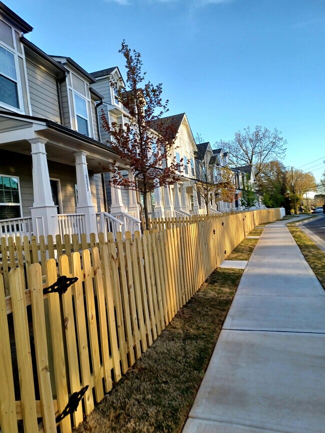 Building Photo - 3047 Windover Ln