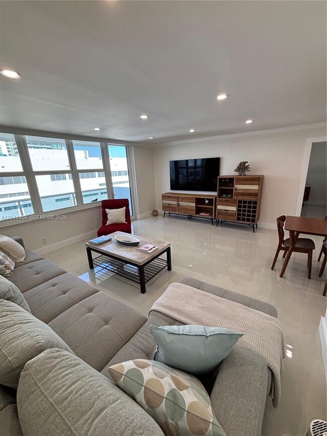 Building Photo - 3725 S Ocean Dr