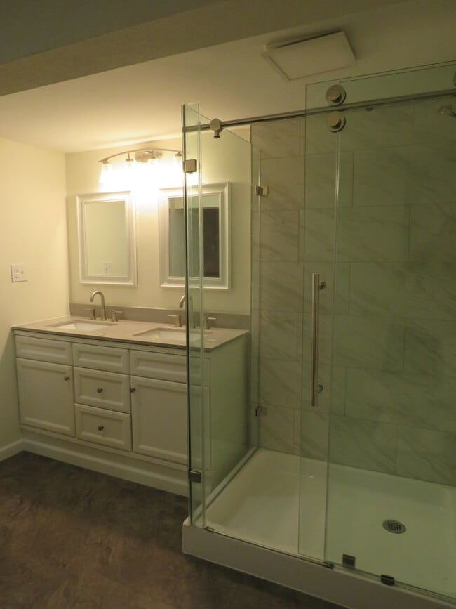 Building Photo - 5 Bedroom, 3 Bathroom House Near Pioneer P...