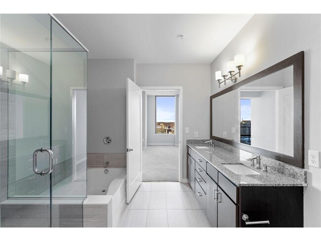 Building Photo - 497 S Marquette Ave