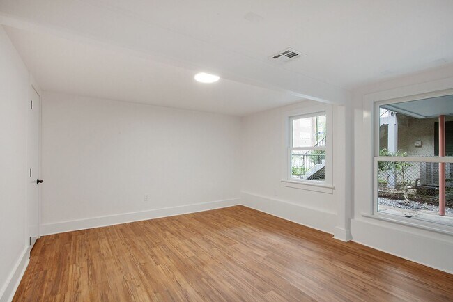 Building Photo - 2210 Nashville Ave