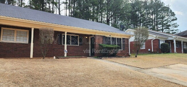 Building Photo - 3441 Southgate Trail SE